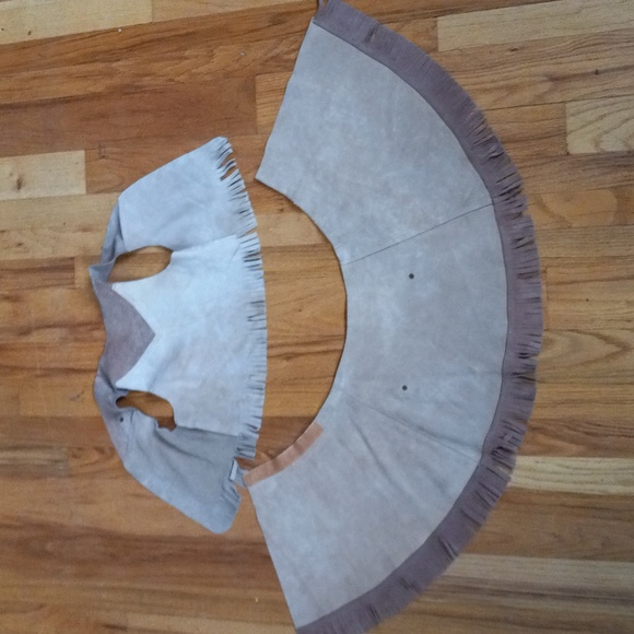 Girls Tan and Brown, Weathered Look, Leather with Fringe, VintageCowGirl Costume - Picture 4 of 16